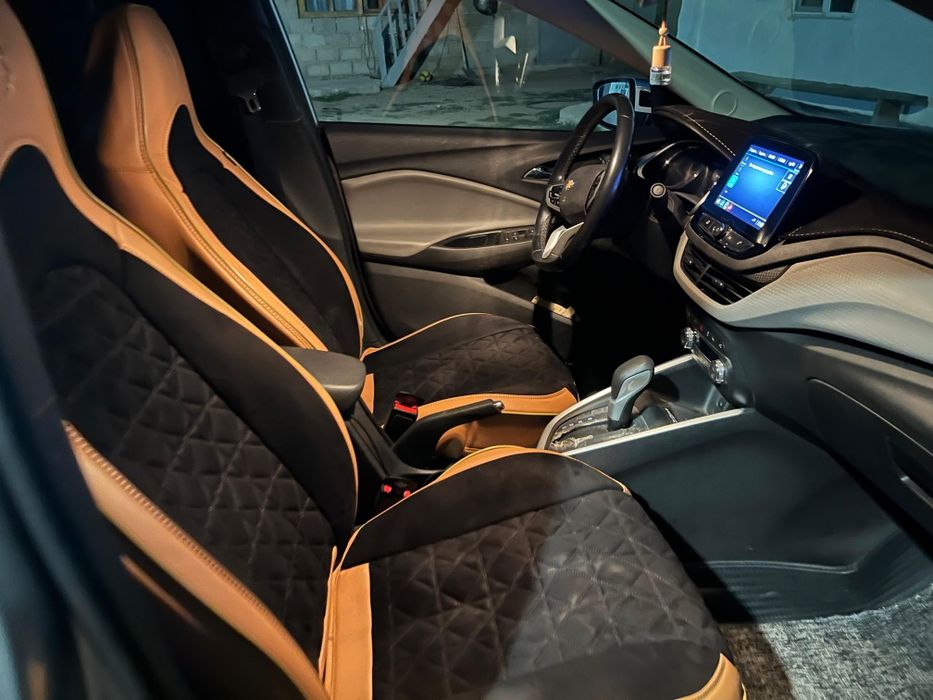 Chevrolet Onix premier