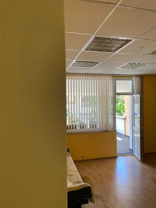 Дава се под наем Офис в Габрово, Център - 40 кв.м за 173.4 € - Снимка #2