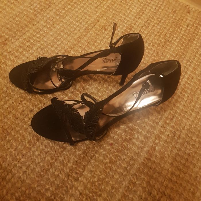 Елегантни, официални и стилни летни обувки, нови от естествена кожа -в