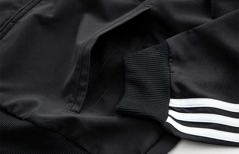 ADIDAS
TRENING PENTRU BARBATI

3 Stripes Woven marimea 52 sau L