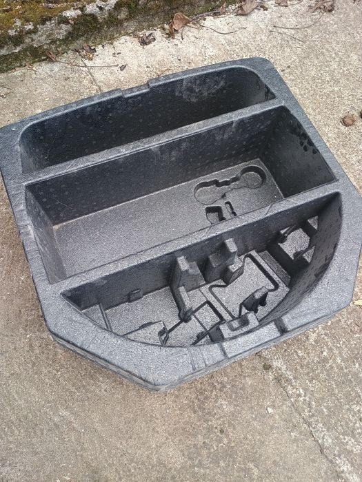 Toyota Avensis T27 органайзер