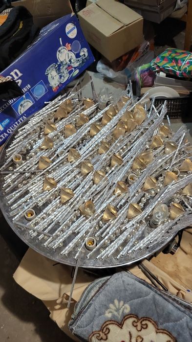 Продам Люстру большую. Диаметр 60 см.
