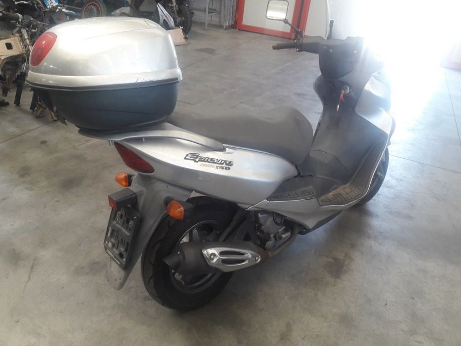 скутер сузуки епикуро 150(suzuki epicuro 150)на части