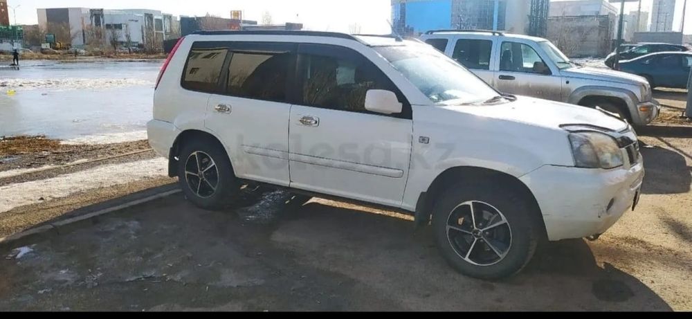 Автомобиль Nissan x Trail