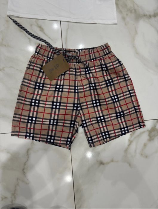 Compleu Burberry