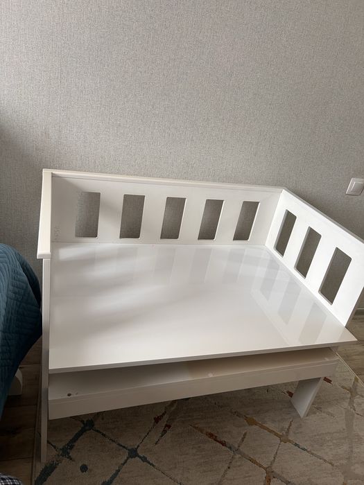 Кравать детскпя при кроватная