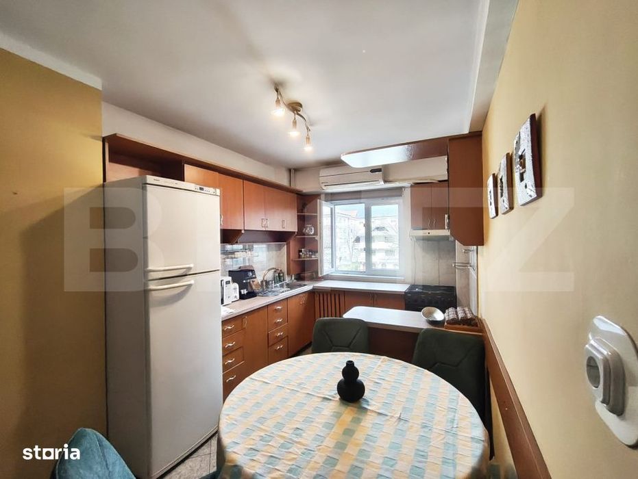 Apartament 3 camere, 2 bai, Bd. Stefan cel Mare, parcare, etaj 2