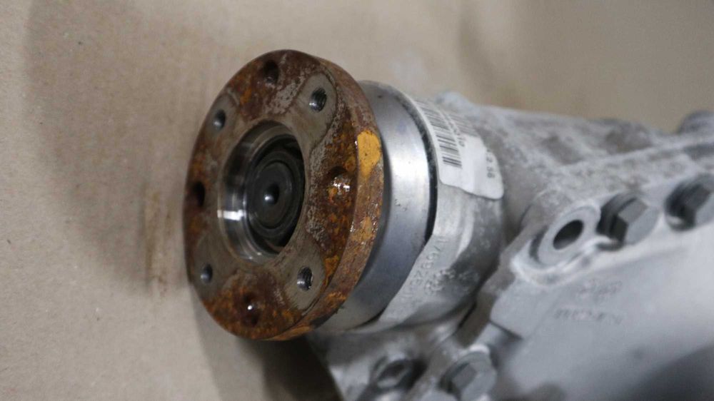 Преден диференциал за БМВ 3.0 и 4.0 дизел с предавателно число 2.56