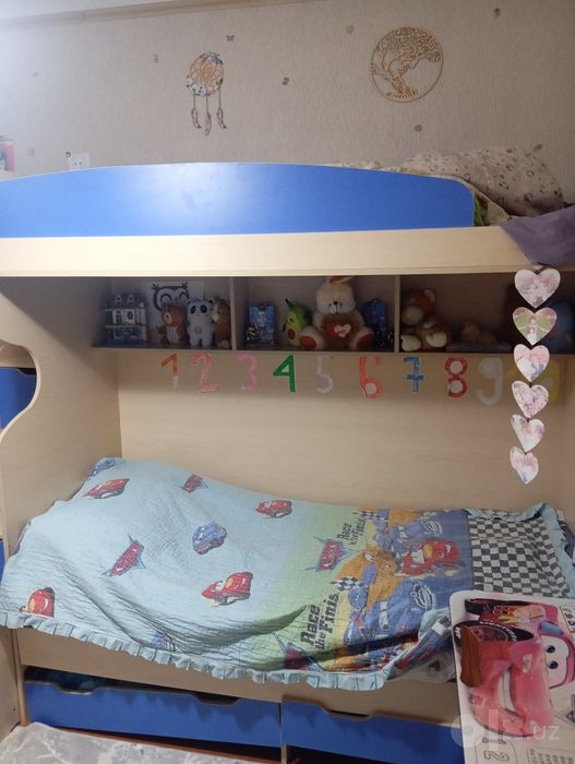 Продаю кровать двух этажну детская
