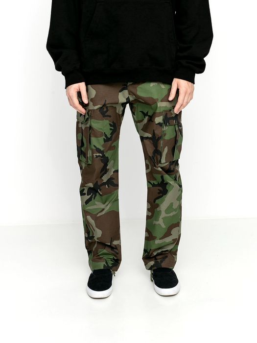 Карго Панталон Nike SB

Чисто нови без етикет. 

Размер М

Цена 99 лв.