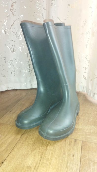 Резиновые сапоги