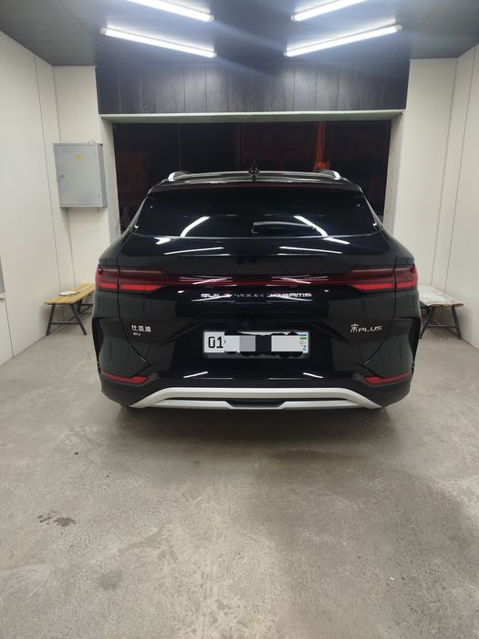 BYD chipiyon 2023 yili  605 zapas hod