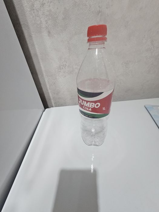 Бутылки пластик.