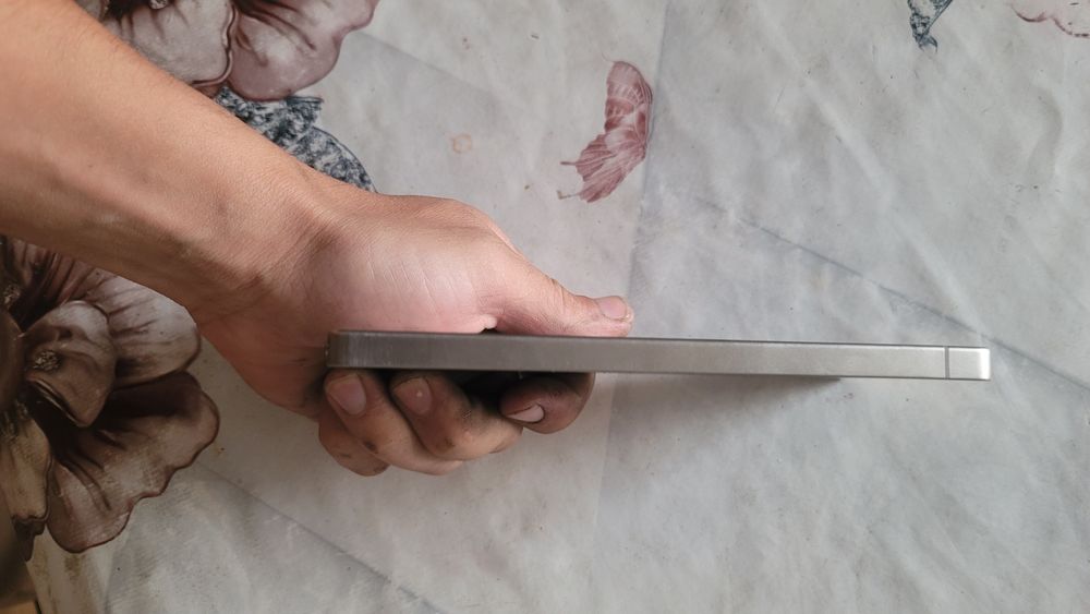Samsung S 25 ultra sotiladi