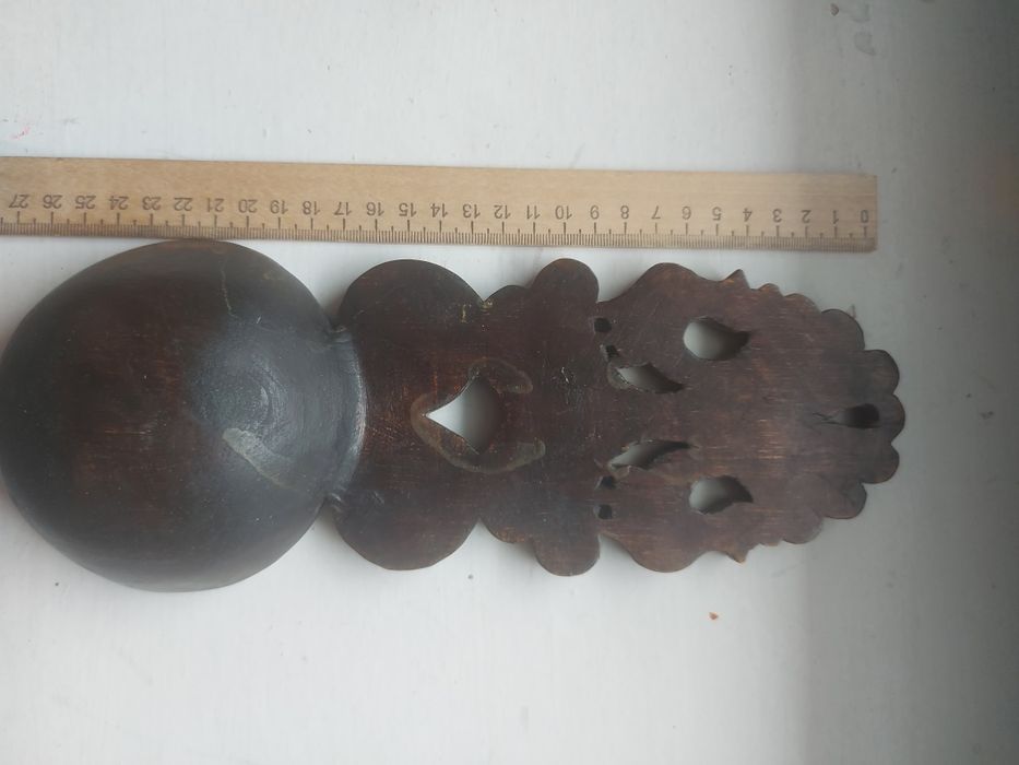 Стариный ковш деревянный.