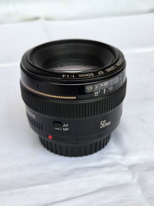 Canon EF 50mm f/1.4 USM