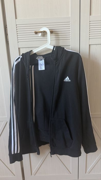 Продам костюм Adidas
