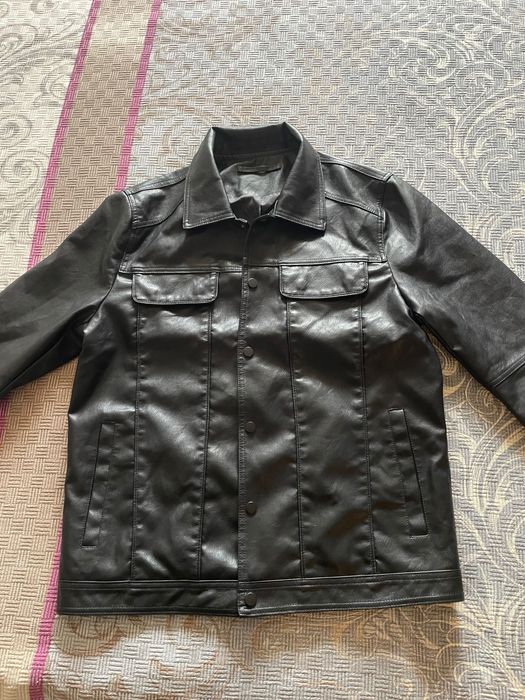Продавам мъжко кожено яке