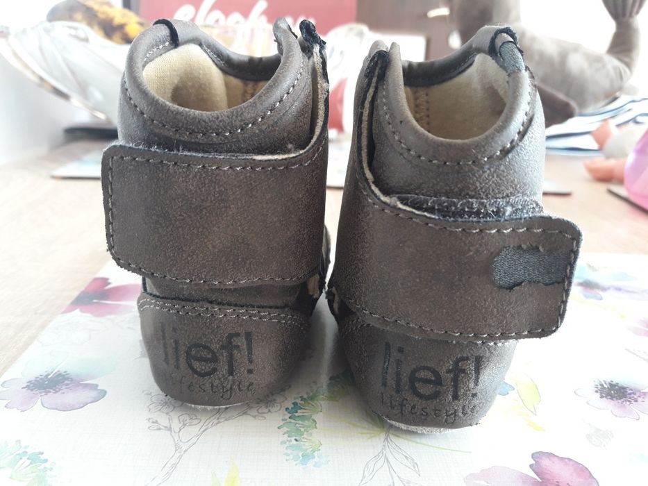 Бебешки буйки - ботушки