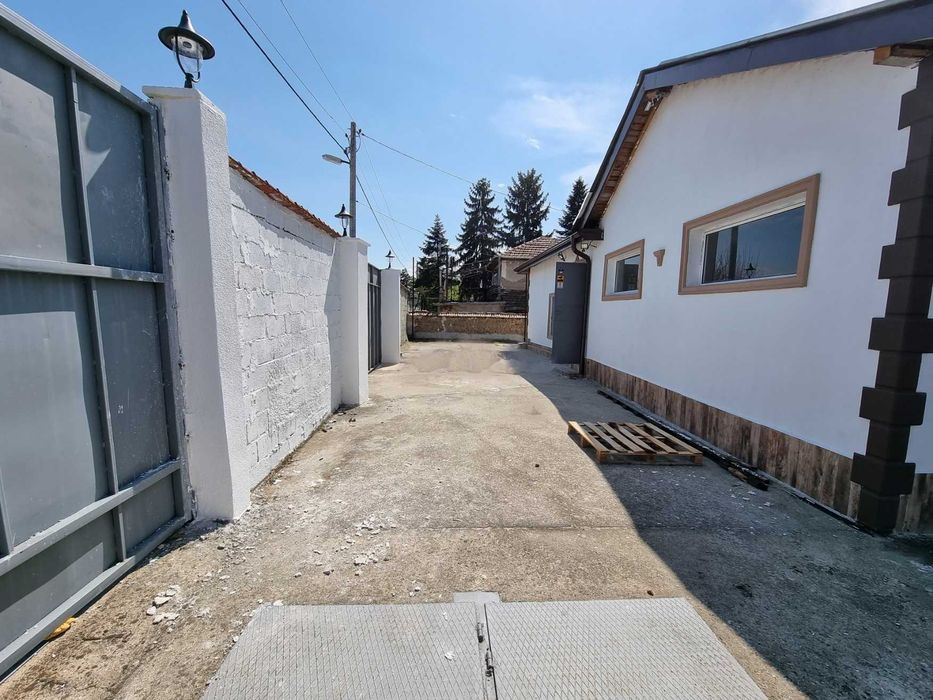 Продава се Промишлена сграда в с. Цалапица, Област Пловдив - 480 кв.м за 313 €/кв.м - Снимка #2