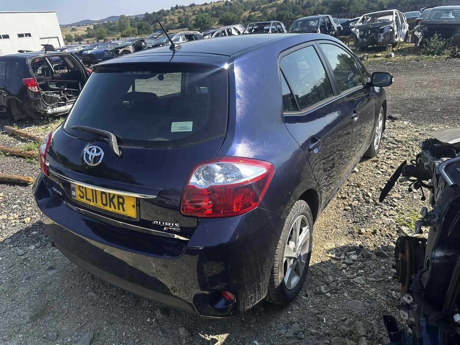 НА части: Toyota Auris 1.6 VVT-i, 132 к.с.  2011 г