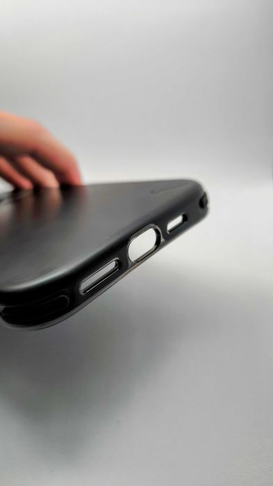 Aulumu A16 Shockproof калъф за iPhone 16 Pro Max нов, MagSafe черен