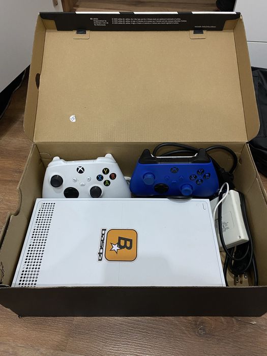 Продам xbox series S