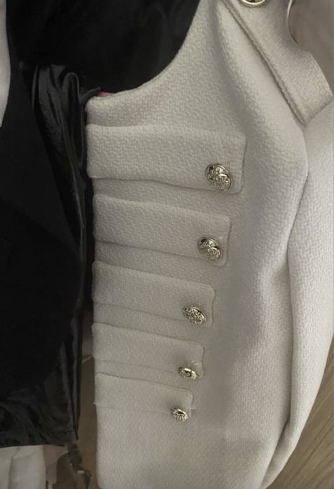 Белый    жакет