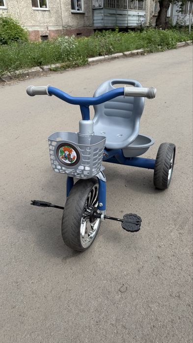 Трехколесный велосипед