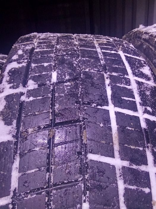 Продам Шины Continental 315/70R22.5
