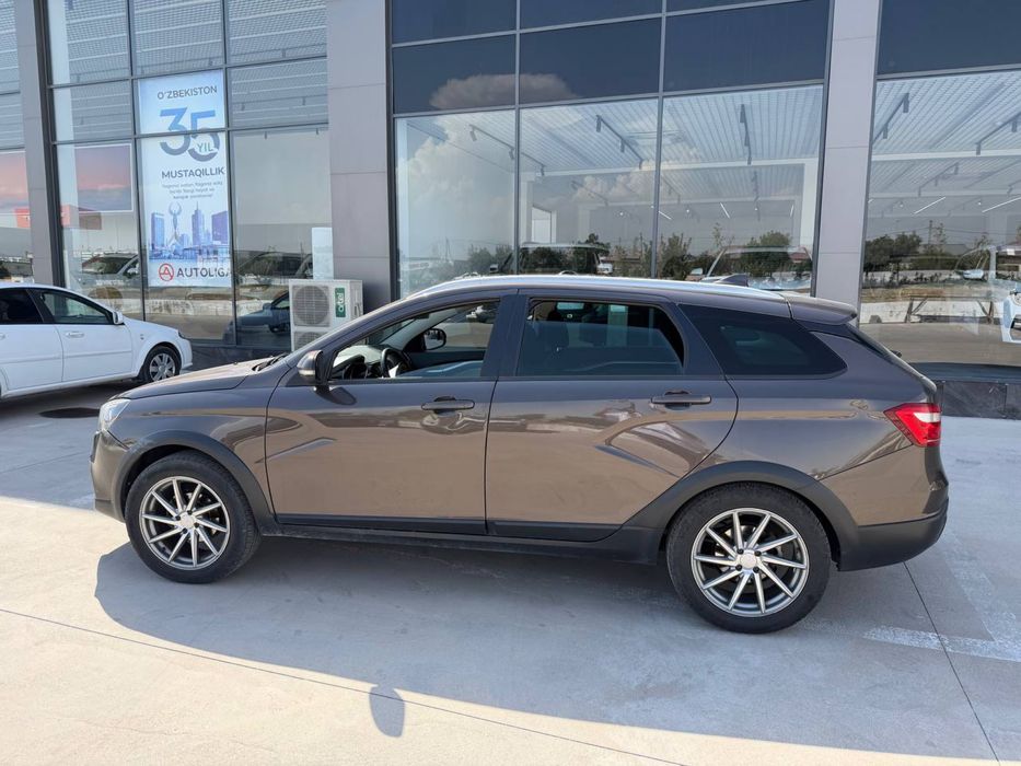 Lada vesta sw cross 1.8