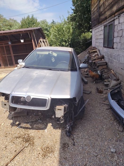 Skoda octavia 1    dezmembrate radiator bara
