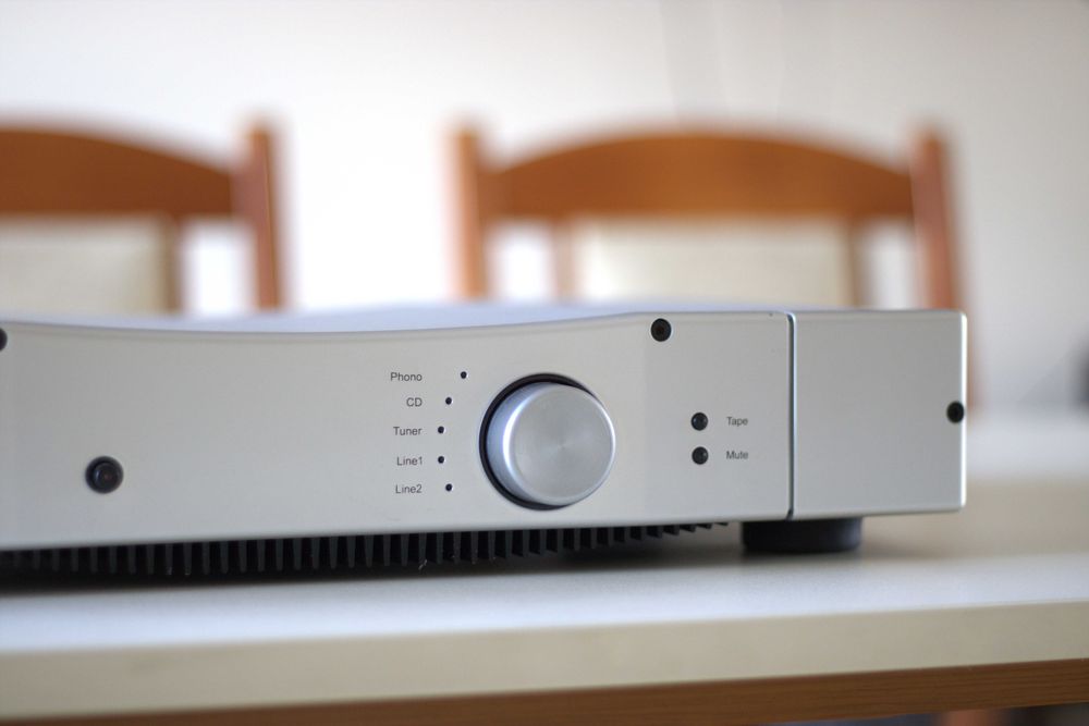 Усилвател Rega Mira 3