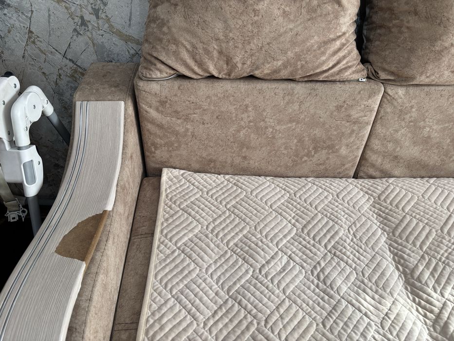 Продаи диван пятиместный