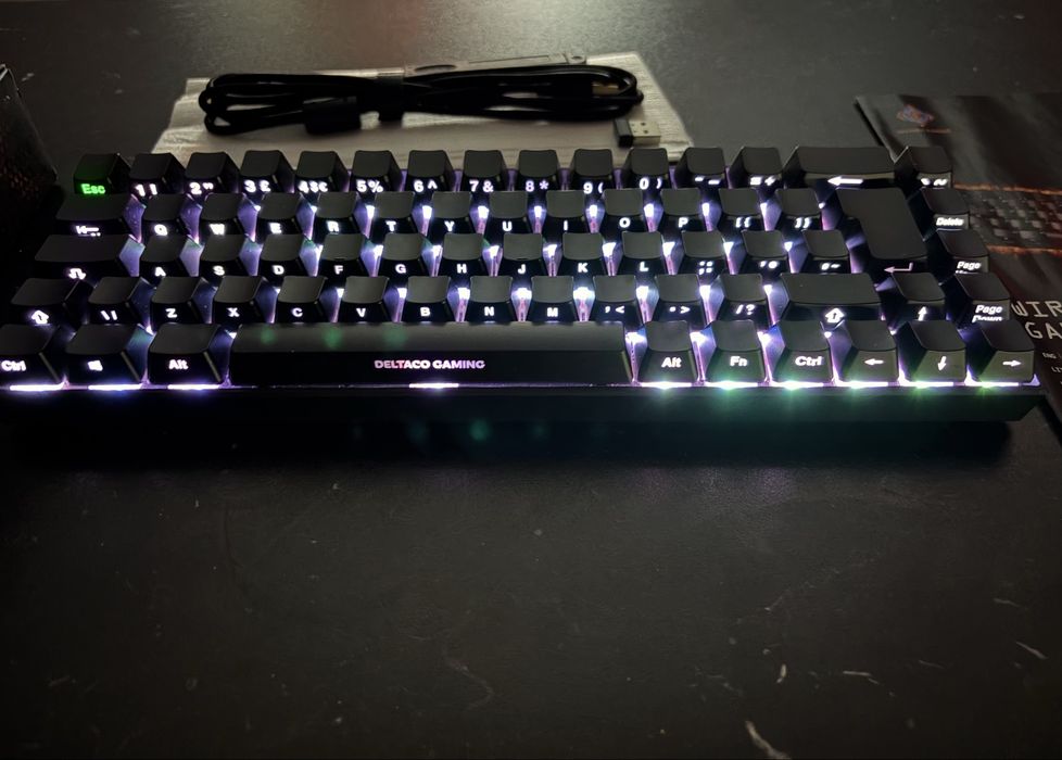 Tastatura gaming wireless bluetooth iluminata