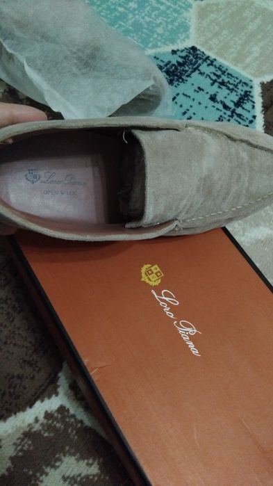 Продам женские ботинки