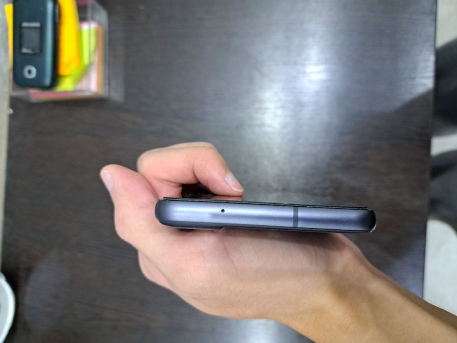 Samsung s 21 fe  в хорошем состоянии