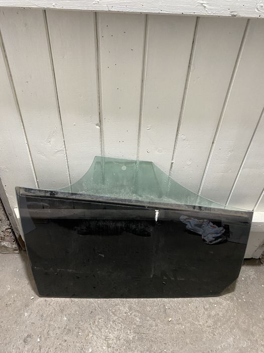 заден десен прозорец за vw polo 2010