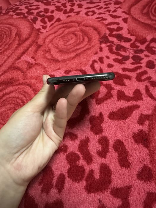 Продам Iphone xs