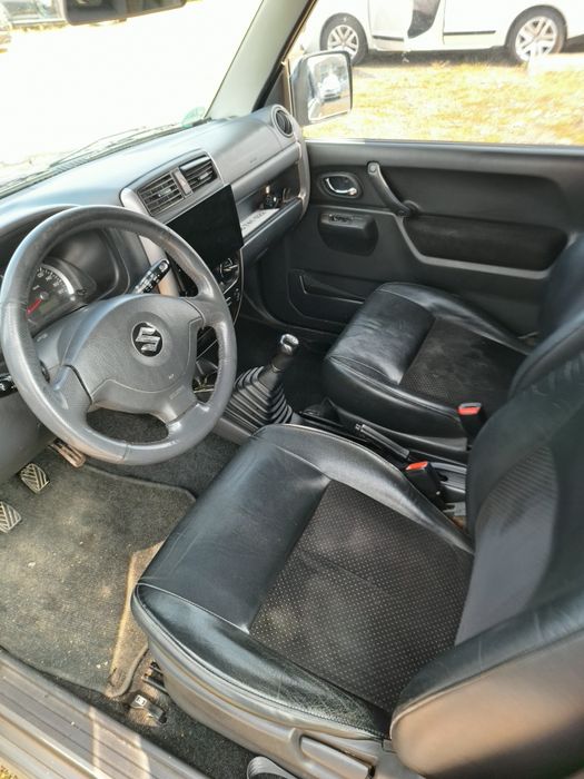 Vând suzuki jimny