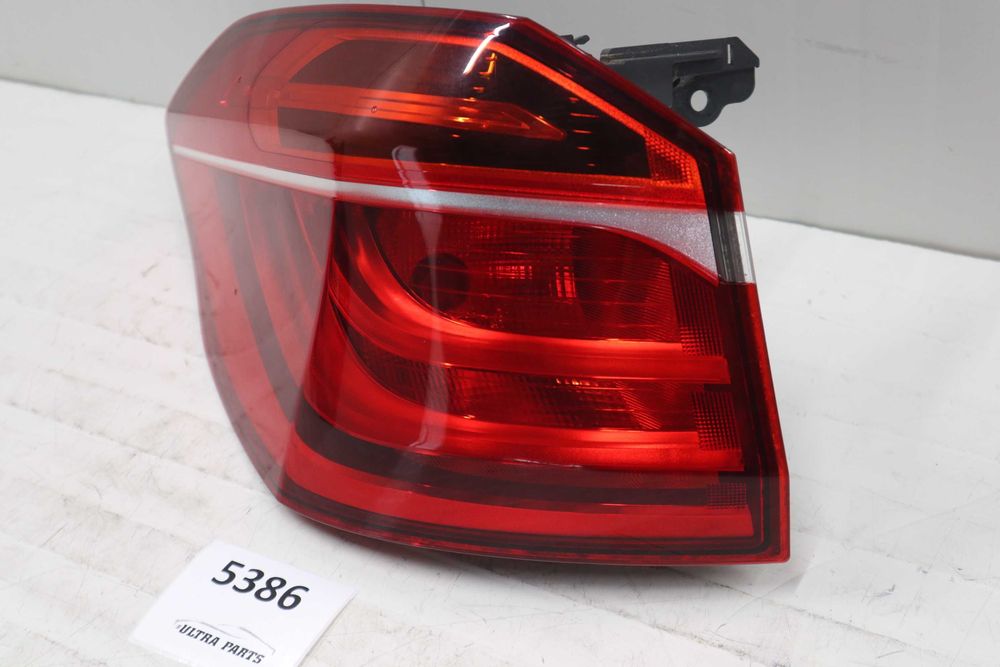 Ляв външен стоп БМВ Ф46 Гран Турър