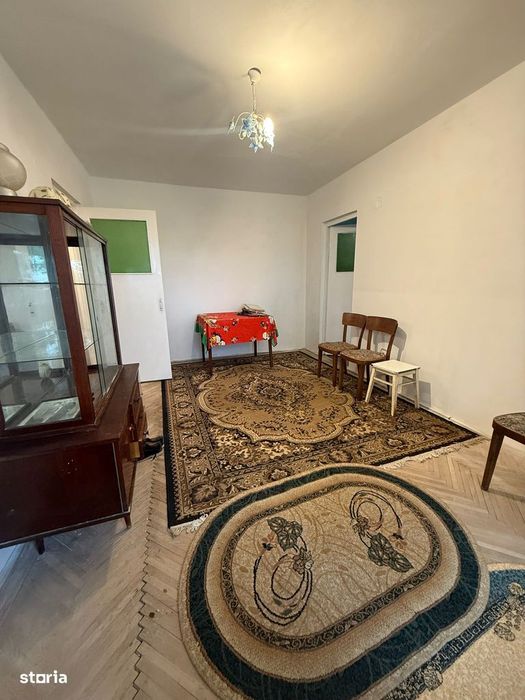 Apartament 3 camere etaj 2 – Zona Gării, Str. Bârsei, Focșani
