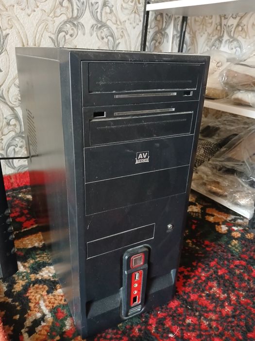 Kompyuter sotiladi srochna arzonga