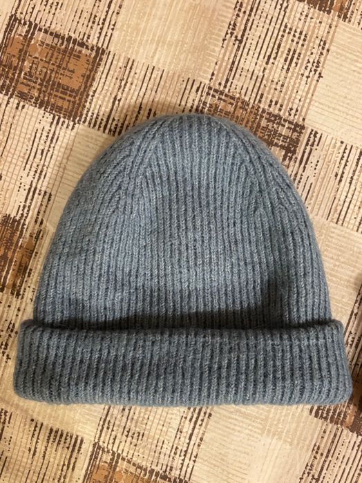 Зимни шапки - като нови