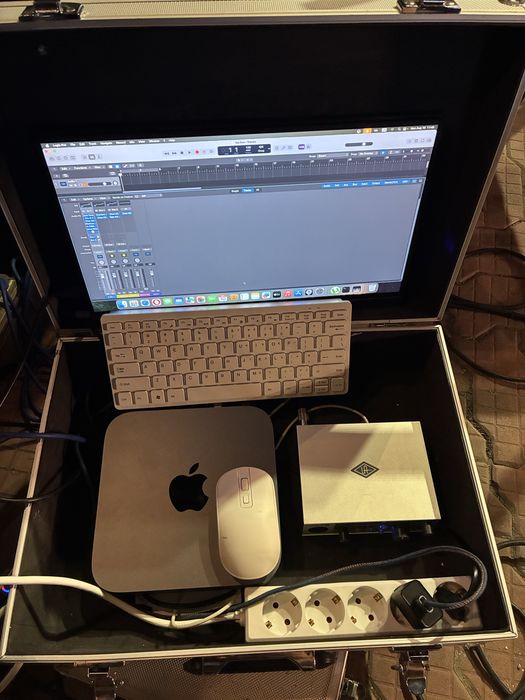 Laptop mini macbook procesor de voce