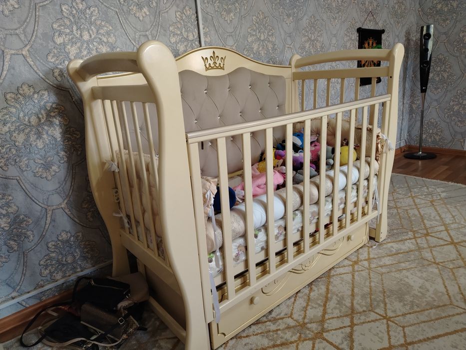 Детская кроватка