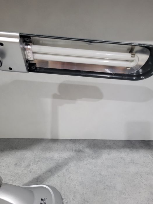 Настольная лампа