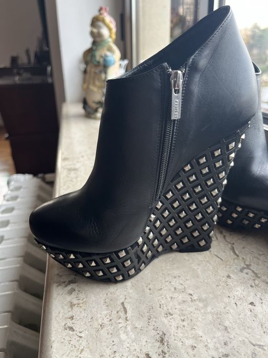 Le Silla ghete - 35 - piele, negru, ca noi