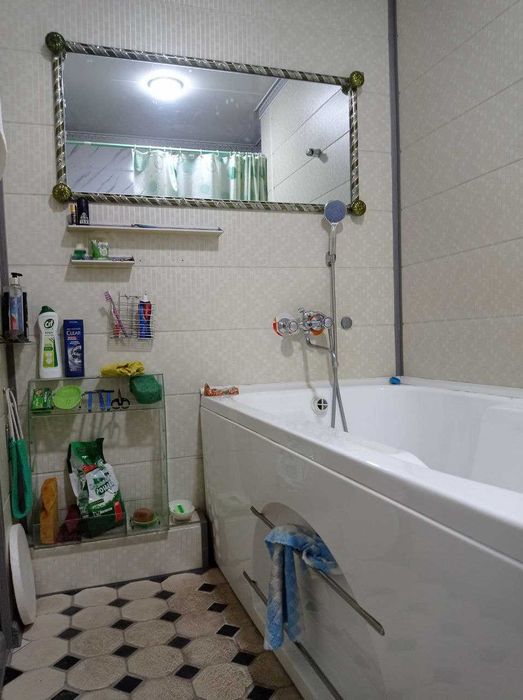 Продается квартира в Яшнабадском районе Авиасозлар 2-х ком 60м2 Книжка