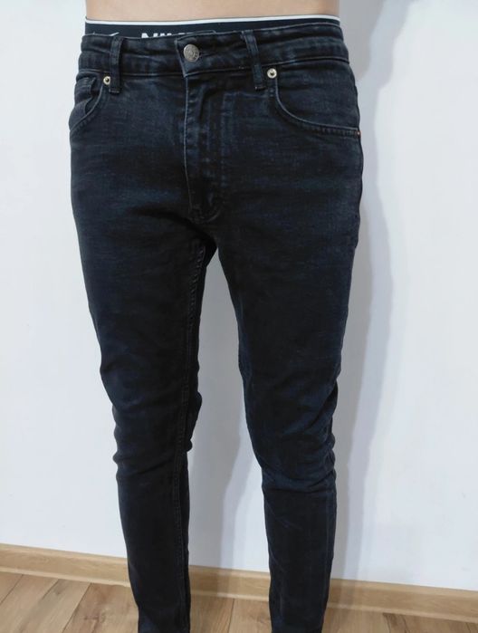 Blugi BOSS  mărimea W 30 L 34